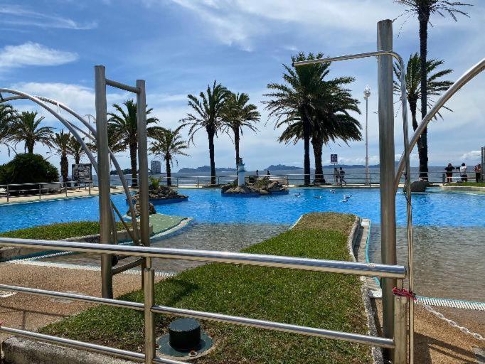 Samil Primera Linea De Playa Vigo Exterior photo